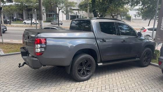 MITSUBISHI L200 TRITON 2.4 16V TURBO DIESEL SPORT HPE-S CD 4P 4X4 AUTOMÁTICO